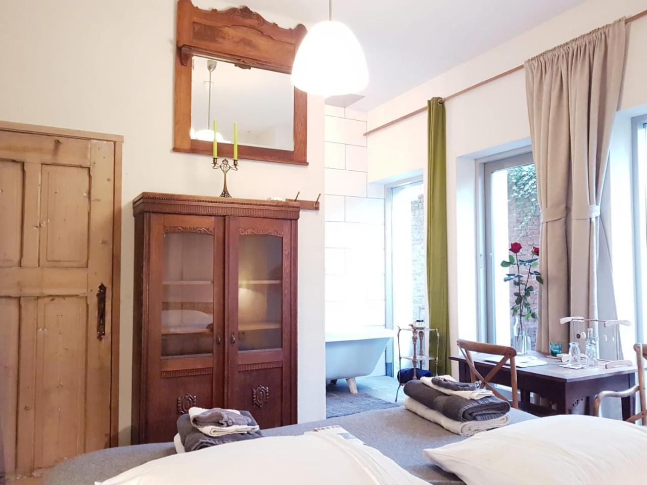 Bed & Breakfast Sintanna Petithotel Yerseke